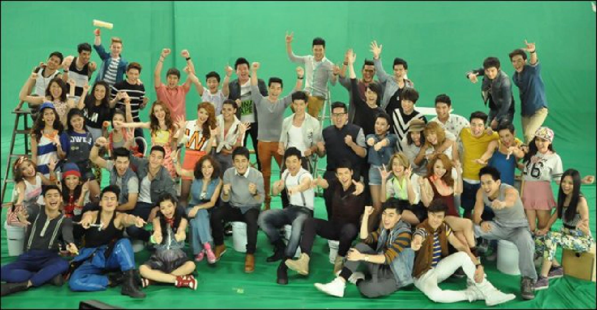 รวมพลัง'เดอะสตาร์'10รุ่นลุยถ่ายMV'รักของฉันนั้นคือเธอ' รวมพลัง'เดอะสตาร์'10รุ่นลุยถ่ายMV'รักของฉันนั้นคือเธอ'