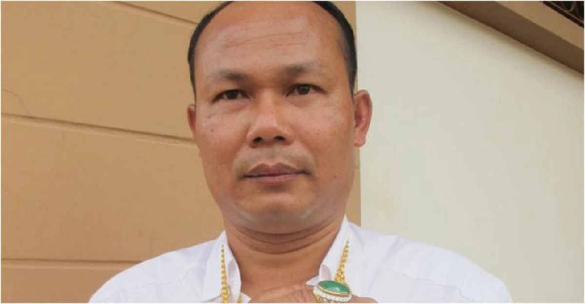 'เสี่ยโต่ง-ศุภกนก์ธีร์ อนุศรี'เปิดแผงพระฟรี !? 'เสี่ยโต่ง-ศุภกนก์ธีร์ อนุศรี'เปิดแผงพระฟรี !?