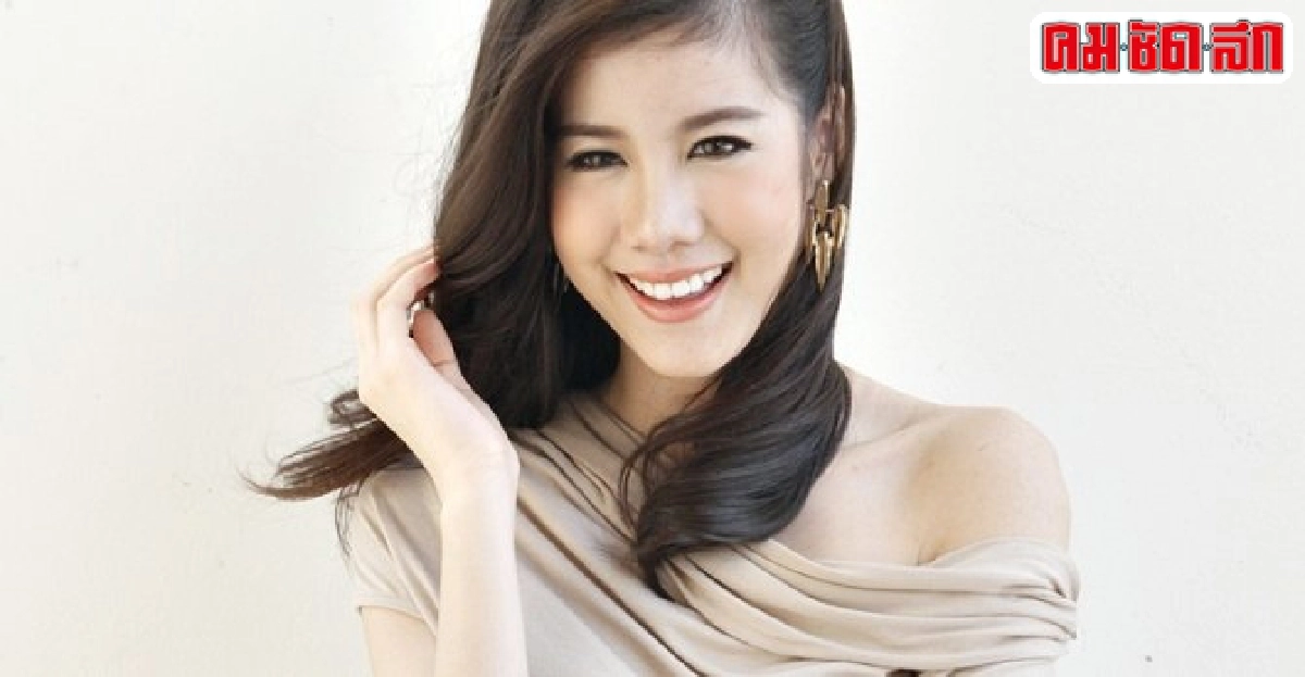 'เอสเธอร์'ขึ้นแท่นนางเอก'เอ็กแซ็กท์' 'เอสเธอร์'ขึ้นแท่นนางเอก'เอ็กแซ็กท์'