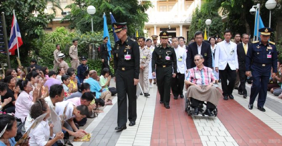 'ในหลวง'เสด็จฯทอดพระเนตรสวนสุขภาพ 'ในหลวง'เสด็จฯทอดพระเนตรสวนสุขภาพ
