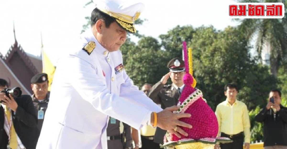 'นายกฯ'นำครม.วางพานพุ่มสักการะร.7วันรธน. 'นายกฯ'นำครม.วางพานพุ่มสักการะร.7วันรธน.