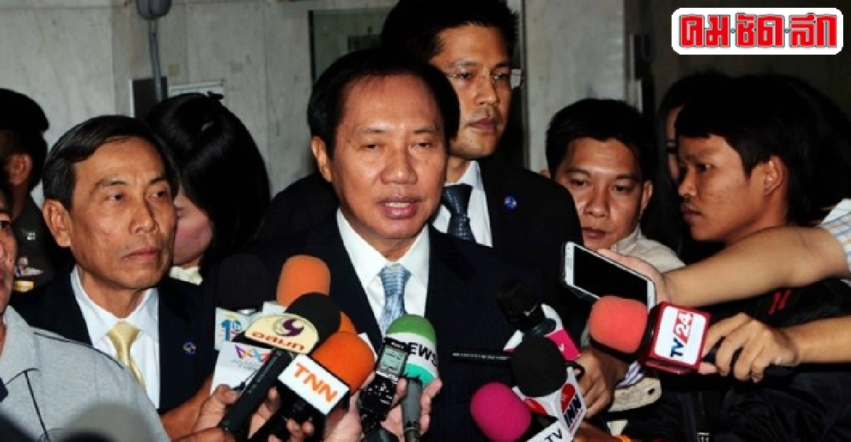'โภคิน'ถกกมธ.ยกร่างรธน. 'โภคิน'ถกกมธ.ยกร่างรธน.