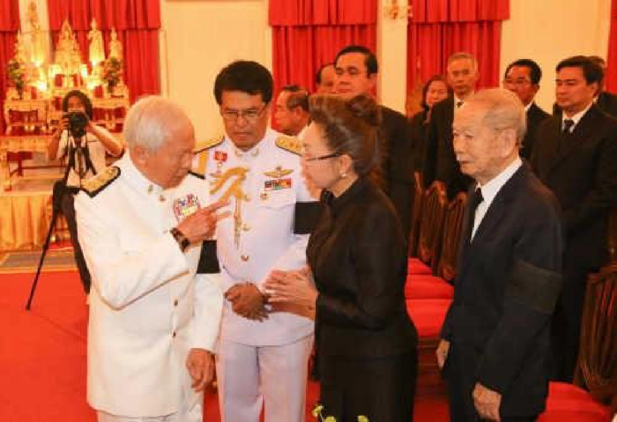 ป๋าเปรมผู้แทนพระองค์พระราชทานน้ำหลวงอาบศพอาทิตย์ ป๋าเปรมผู้แทนพระองค์พระราชทานน้ำหลวงอาบศพอาทิตย์