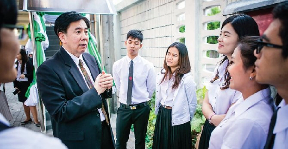 มหาวิทยาลัยรับใช้สังคมสูตร 'มศว' มหาวิทยาลัยรับใช้สังคมสูตร 'มศว'
