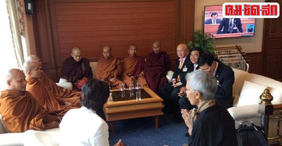พระบุกสภาหนุน-ต้านสปช.ปฏิรูปพุทธ พระบุกสภาหนุน-ต้านสปช.ปฏิรูปพุทธ