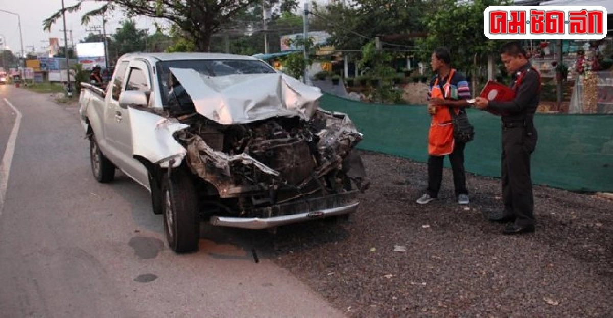 ซิ่งรถตู้ชนกระบะเจ็บสาหัส ซิ่งรถตู้ชนกระบะเจ็บสาหัส