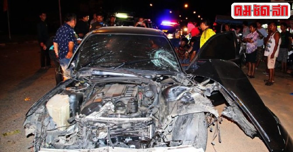ซิ่งBMWหลบป้ายทำถนนชนพังพินาศเจ็บ3 ซิ่งBMWหลบป้ายทำถนนชนพังพินาศเจ็บ3