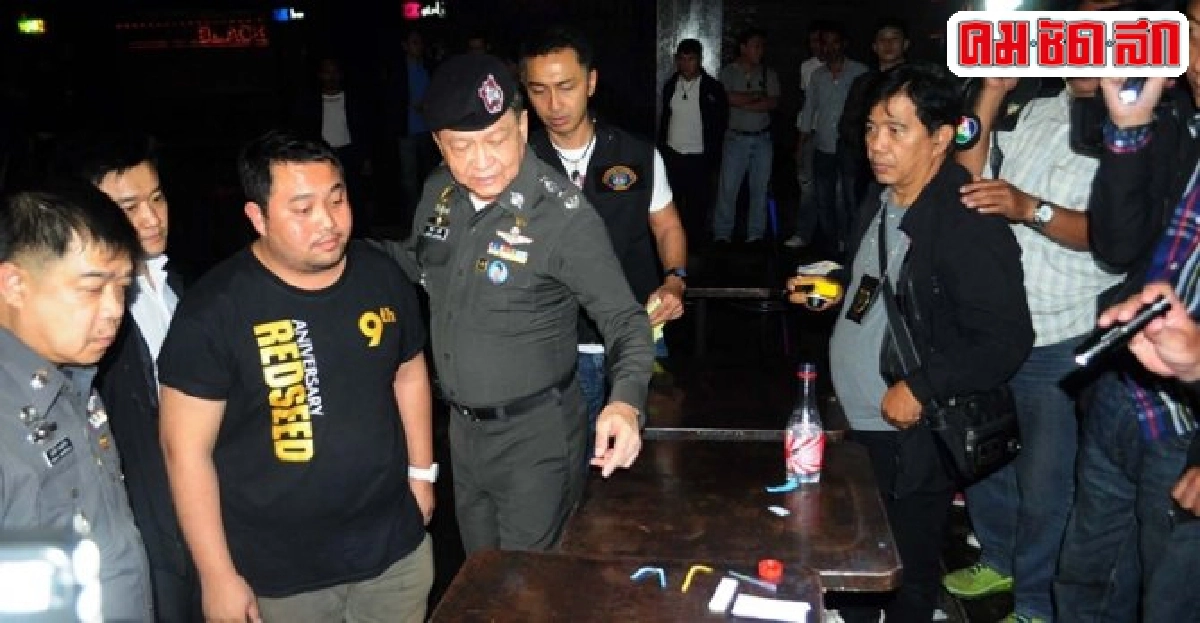 ประวุฒินำกำลังปคม.ลุยตรวจสถานบันเทิง ประวุฒินำกำลังปคม.ลุยตรวจสถานบันเทิง