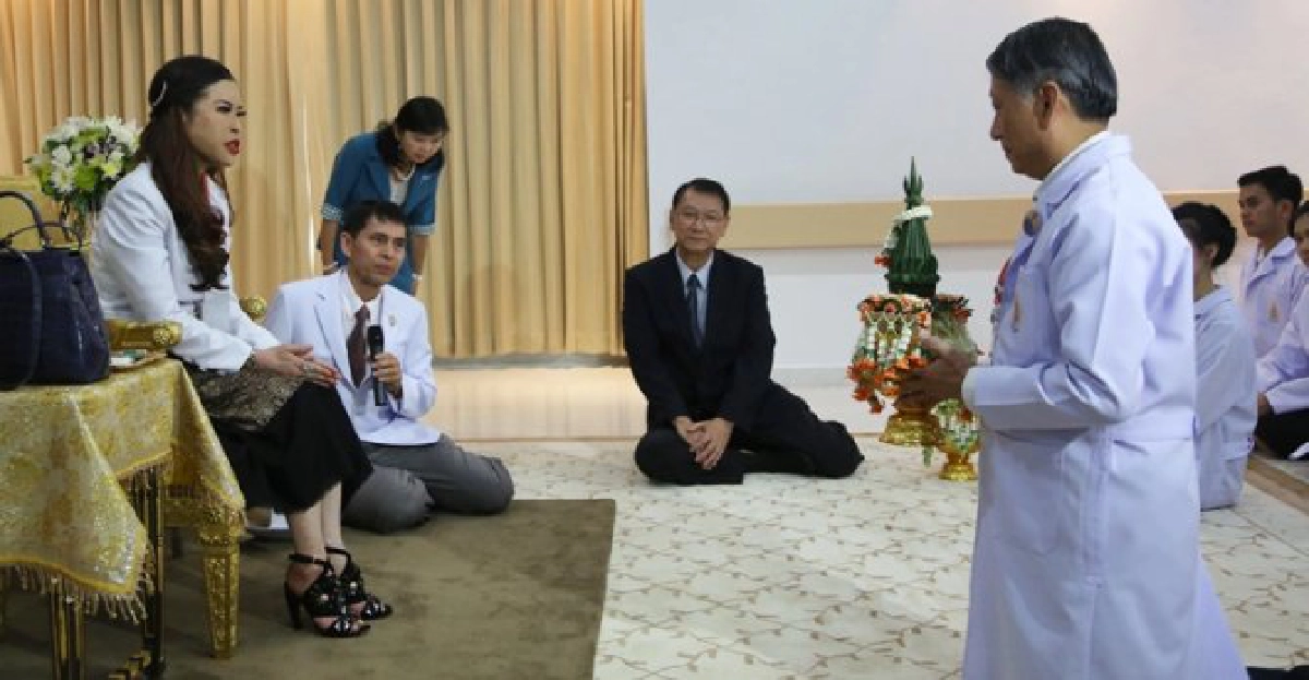 ฟ้าหญิงจุฬาภรณ์พระราชทานกำลังใจแพทย์ใหม่