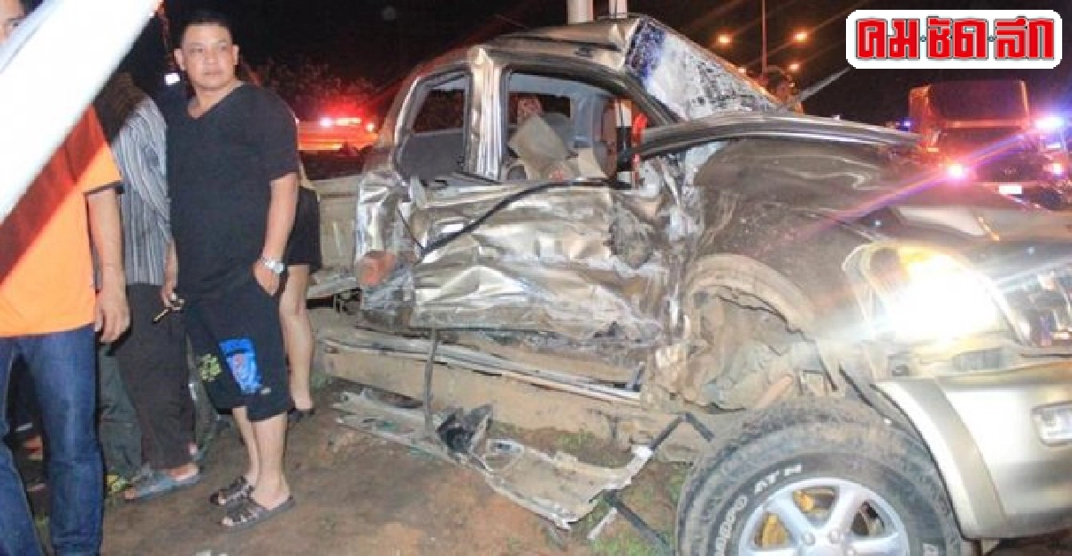 กระบะประสานงา6ล้อสามแยกไฟแดงดับ3