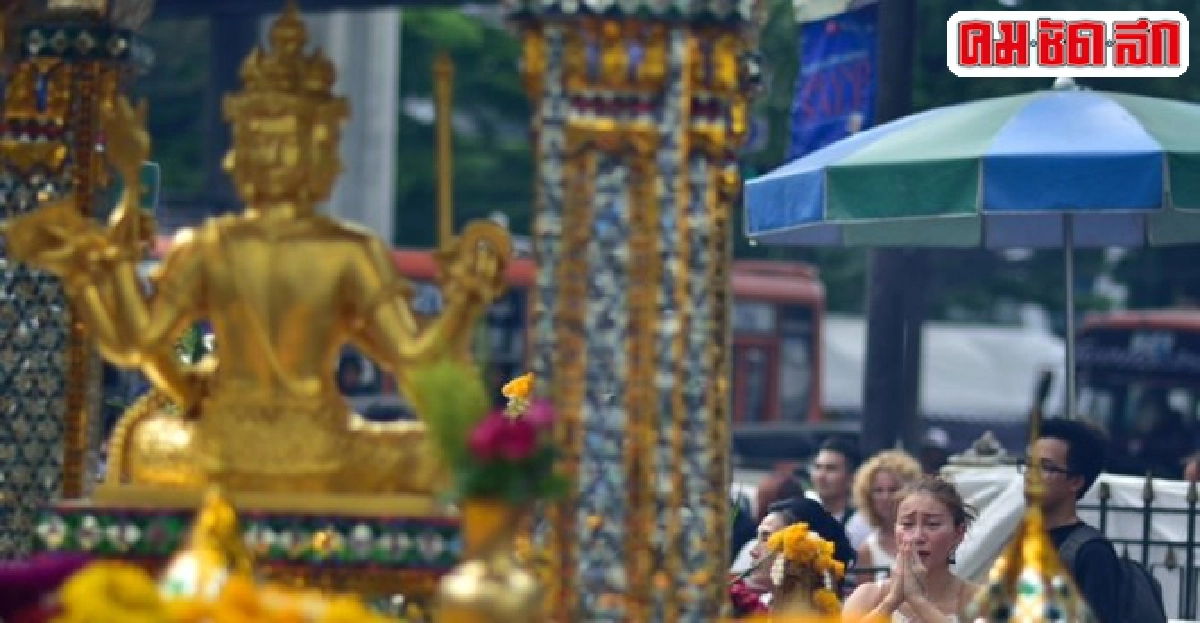 บูรณะ'พระพรหม'ปิดทองใหม่ทั้งองค์ บูรณะ'พระพรหม'ปิดทองใหม่ทั้งองค์