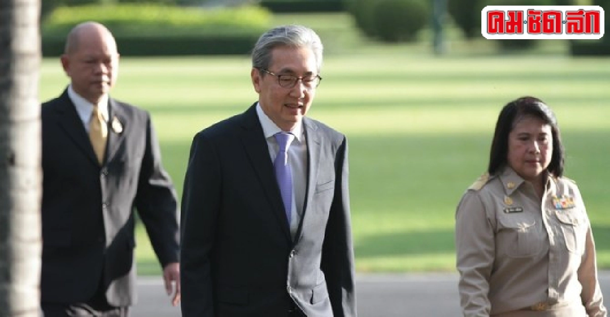 สมคิดเข้าทำเนียบฯสักการะสิ่งศักดิ์สิทธิ์