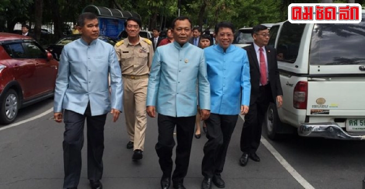 ดาว์พงษ์-ธีระเกียรติเข้ากระทรวงครูวันแรก