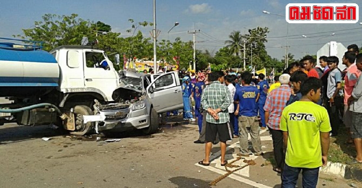 สิบล้อตัดหน้าชนสยอง3ศพ สิบล้อตัดหน้าชนสยอง3ศพ
