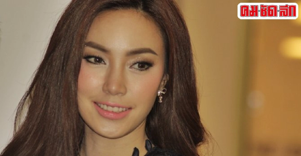 เมย์ขำเห็นคลิปเดินพรมแดง เมย์ขำเห็นคลิปเดินพรมแดง