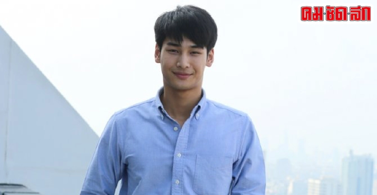 อาโปไม่ซีเรียสเรื่องความเด่นยิ้มร่วมงานกับเพื่อน อาโปไม่ซีเรียสเรื่องความเด่นยิ้มร่วมงานกับเพื่อน