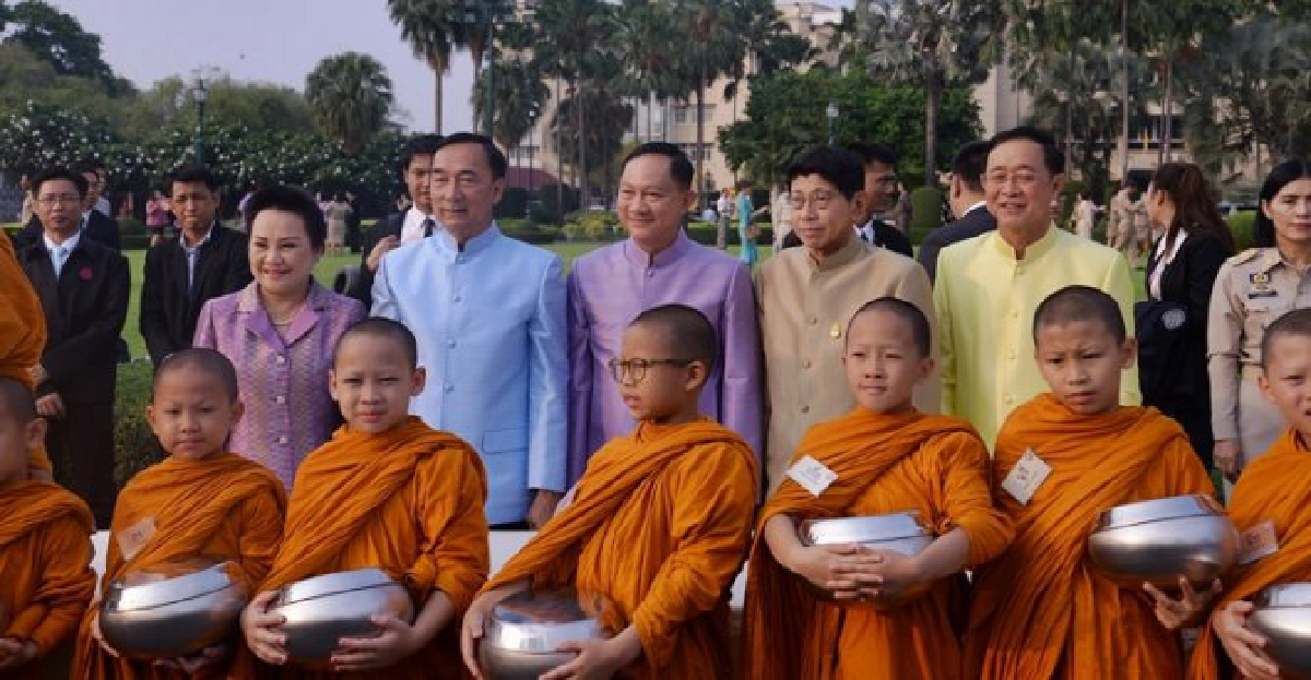 วิษณุนำทำบุญตักบาตรวันขรก.พลเรือน