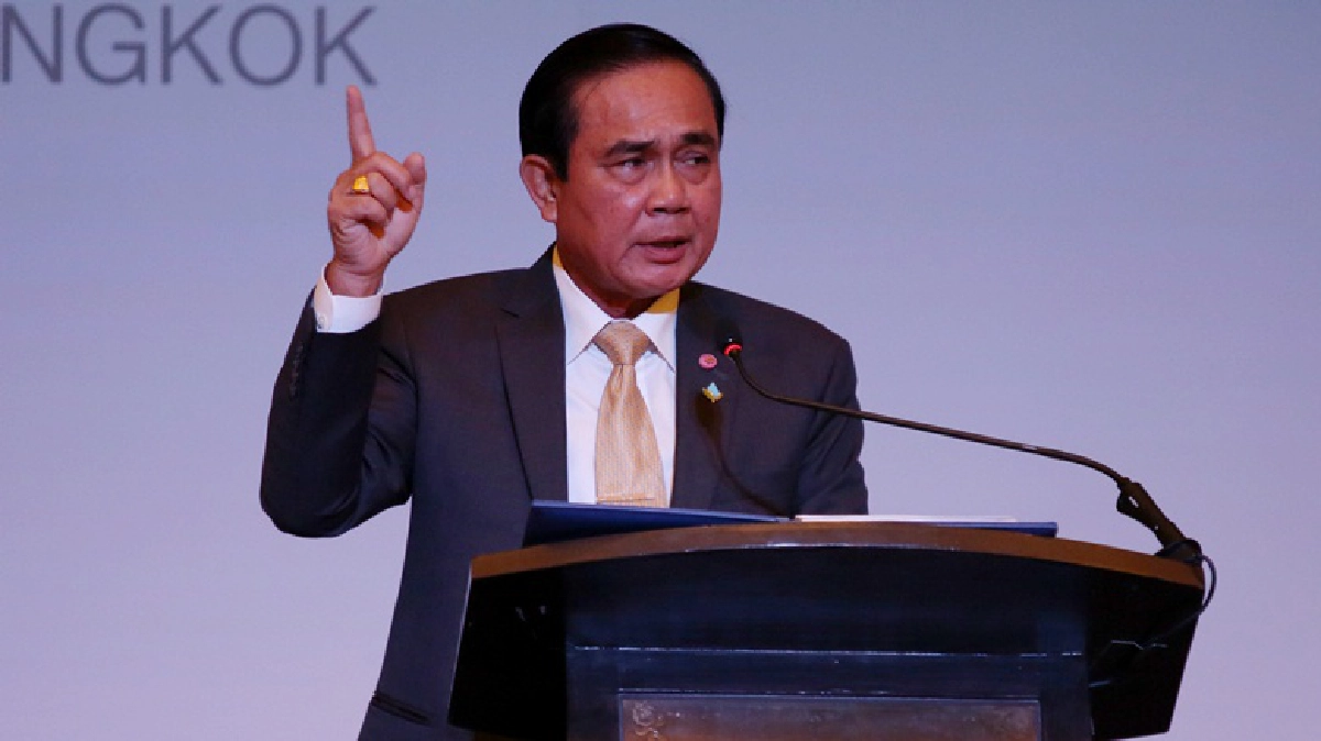 “นายกฯ”เปรียบคสช.กำลังว่ายน้ำพาปชช.ไปถึงฝั่ง “นายกฯ”เปรียบคสช.กำลังว่ายน้ำพาปชช.ไปถึงฝั่ง