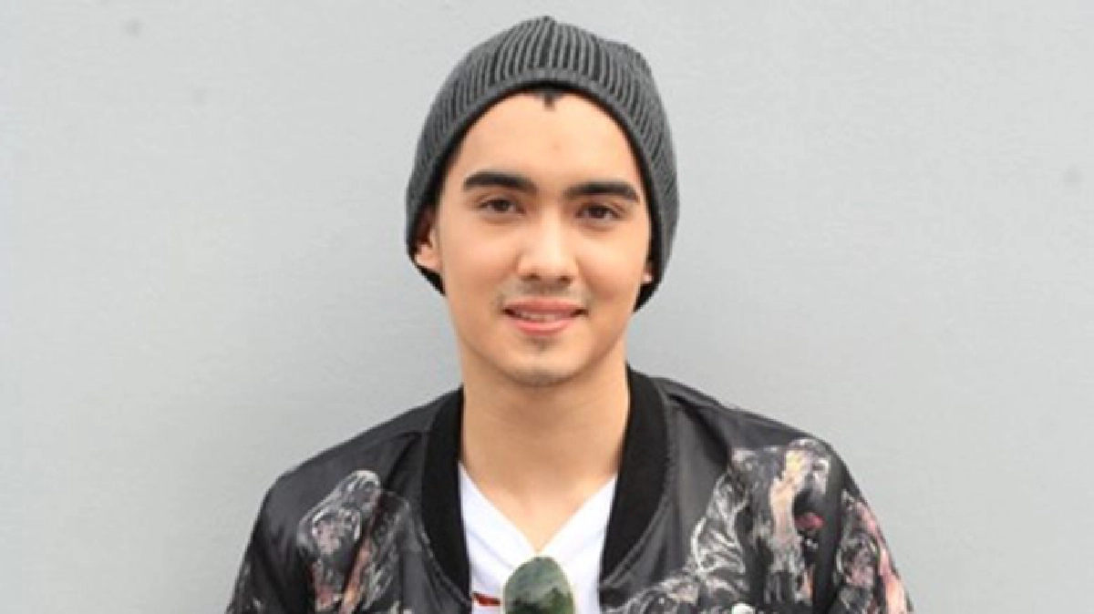 ผู้ใหญ่ห่วงเปลื้องผ้าถ่ายนู้ด‘แม็ค’มองเป็นศิลปะ ผู้ใหญ่ห่วงเปลื้องผ้าถ่ายนู้ด‘แม็ค’มองเป็นศิลปะ