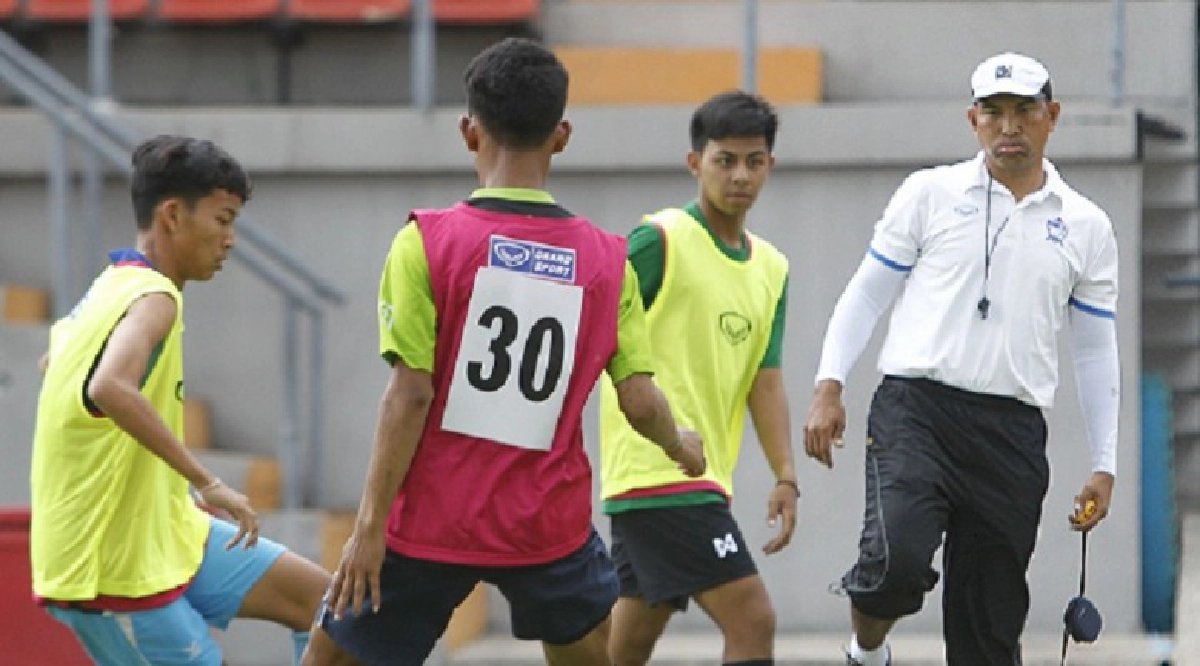 "ช้างศึก"ยู-16 เรียก 35 นักเตะเข้าแคมป์ "ช้างศึก"ยู-16 เรียก 35 นักเตะเข้าแคมป์