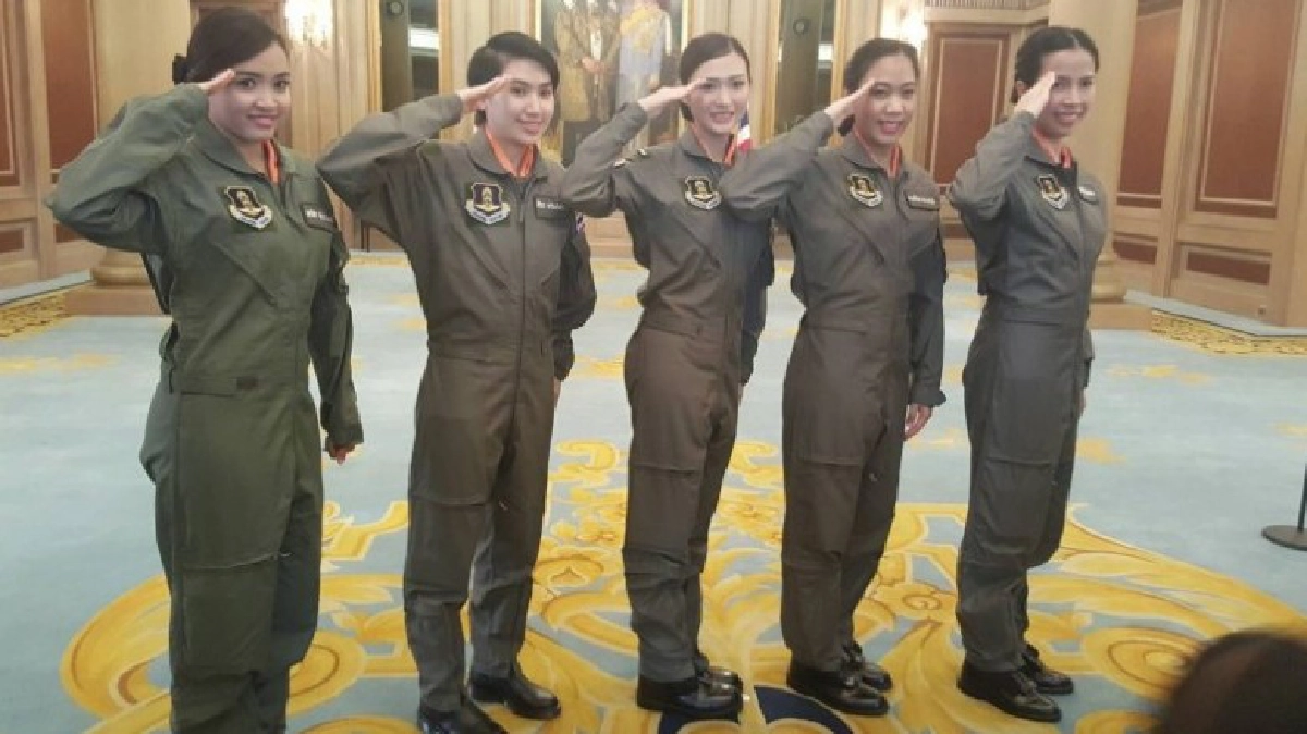 ทัพฟ้าปลื้ม79ปีทอ.คลอด5นักบินหญิง ทัพฟ้าปลื้ม79ปีทอ.คลอด5นักบินหญิง