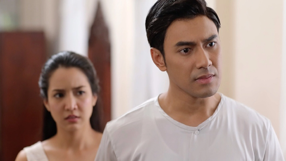 ‘เอส’โชว์หื่น!บุกปล้ำ‘จั๊กจั่น’ถึงเตียง ‘เอส’โชว์หื่น!บุกปล้ำ‘จั๊กจั่น’ถึงเตียง