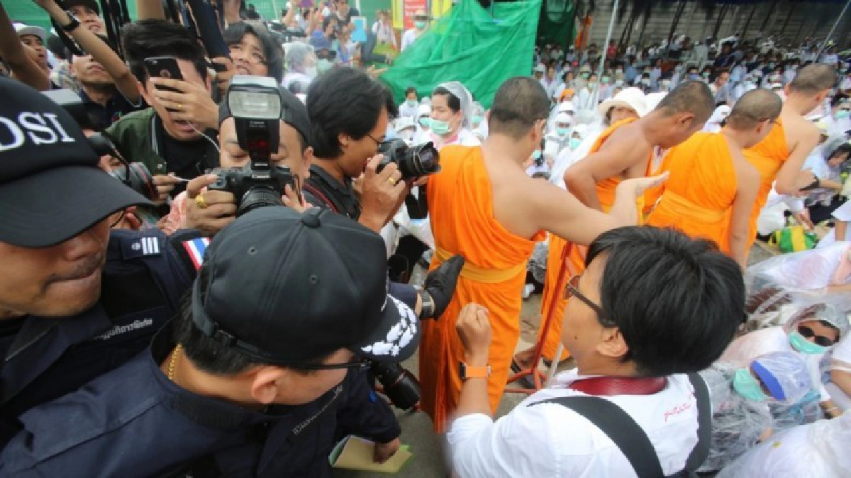 คสช.ลั่นคดี‘ธัมมชโย’ไม่เกี่ยวบ้านเมืองเป็นปชต. คสช.ลั่นคดี‘ธัมมชโย’ไม่เกี่ยวบ้านเมืองเป็นปชต.