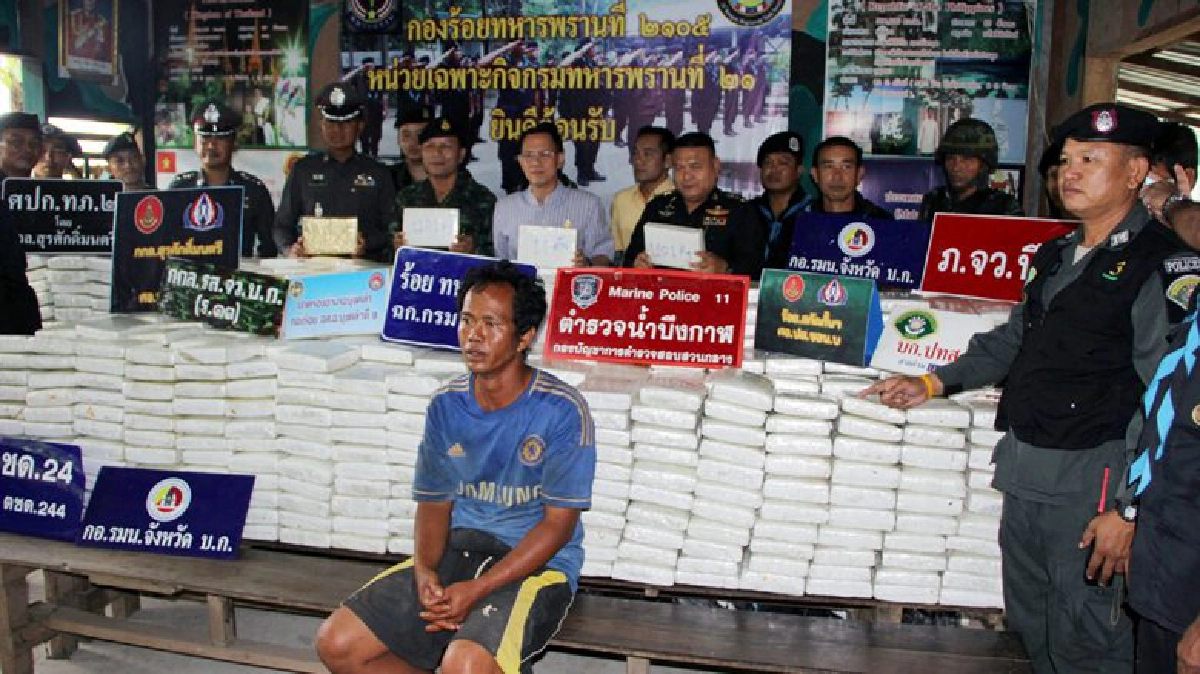 รวบหนุ่มไทยขนกัญชากว่า1ตันอ้างส่งขายภาคใต้ รวบหนุ่มไทยขนกัญชากว่า1ตันอ้างส่งขายภาคใต้