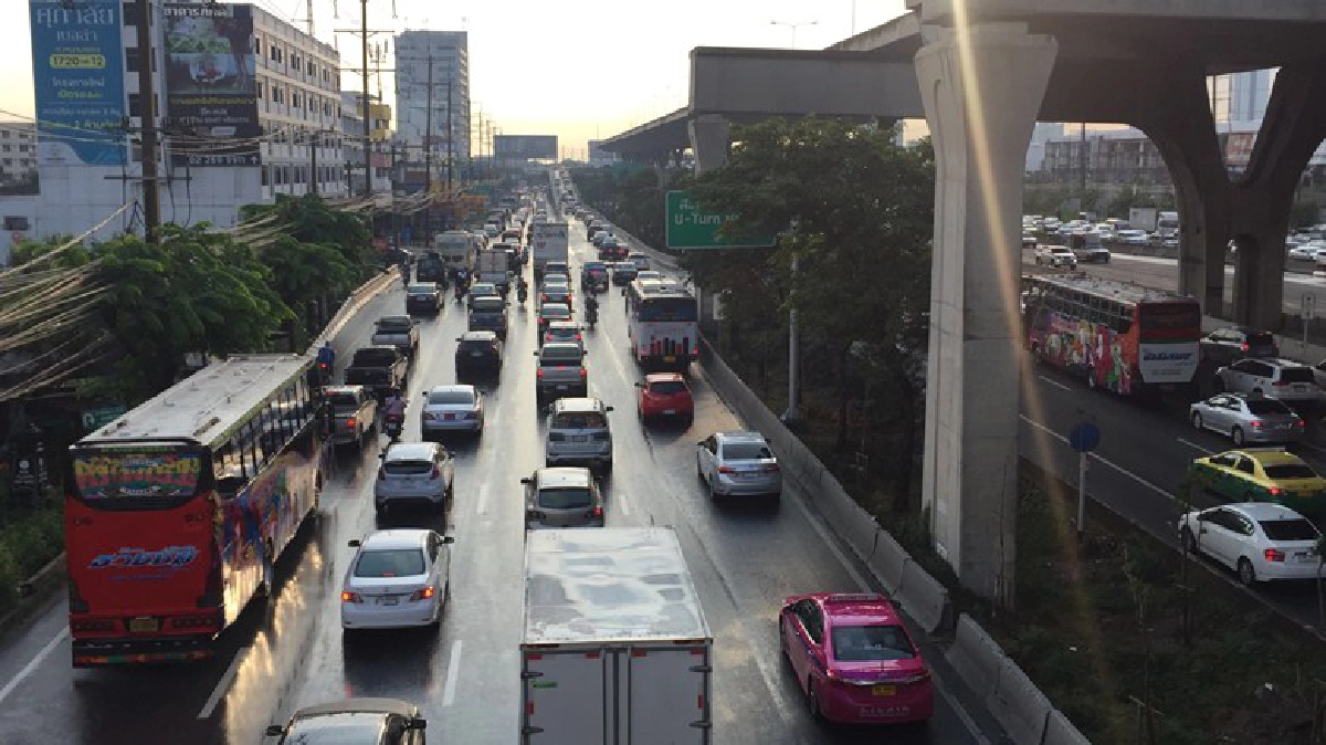 ฝนถล่ม'กทม.-นครพนม'น้ำท่วม'ตรัง'เตือนคลื่นลมแรง