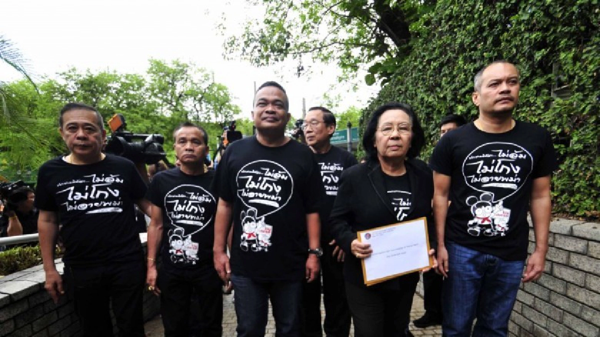 คสช.” ส่ง จนท.สังเกตการณ์ นปช.เปิดศูนย์ปราบโกงฯ พรุ่งนี้