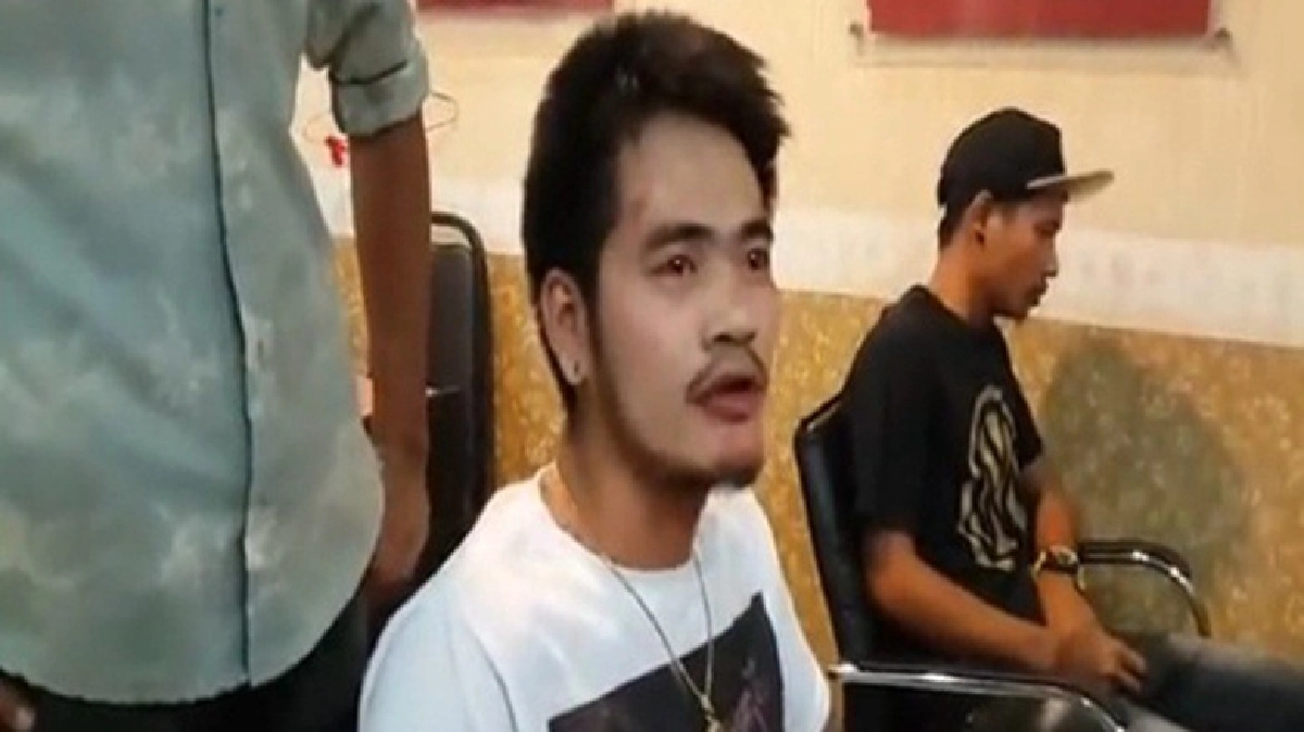 หนุ่มเที่ยวผับถูกการ์ดรุมตื้บเจ็บ หนุ่มเที่ยวผับถูกการ์ดรุมตื้บเจ็บ