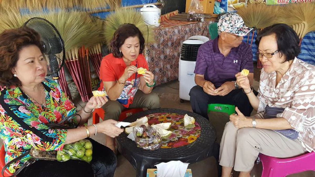 จัดร้านตามสั่ง‘ทุเรียนหลง-หลิน’ จัดร้านตามสั่ง‘ทุเรียนหลง-หลิน’