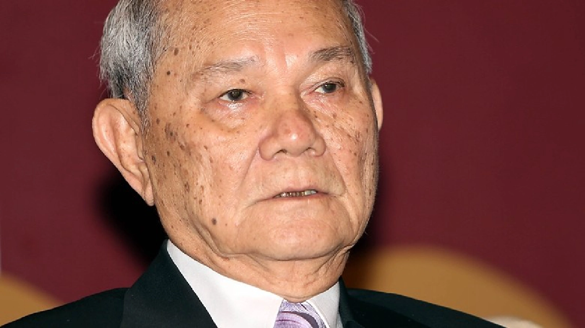 'มีชัย'จี้คสช.จัดการคนป่วน'ครู ค.' 'มีชัย'จี้คสช.จัดการคนป่วน'ครู ค.'