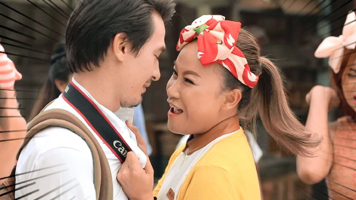 ‘ลูลู่-ลาล่า’ยึดตลาดเก่าศรีประจันต์ถ่ายเอ็มวี‘รักครั้งแรด’ ‘ลูลู่-ลาล่า’ยึดตลาดเก่าศรีประจันต์ถ่ายเอ็มวี‘รักครั้งแรด’