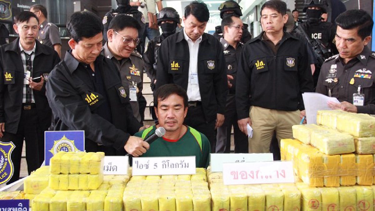 จับเอเย่นต์ค้ายาเสพติดยึดยาบ้า-ไอซ์มูลค่า250ล. จับเอเย่นต์ค้ายาเสพติดยึดยาบ้า-ไอซ์มูลค่า250ล.