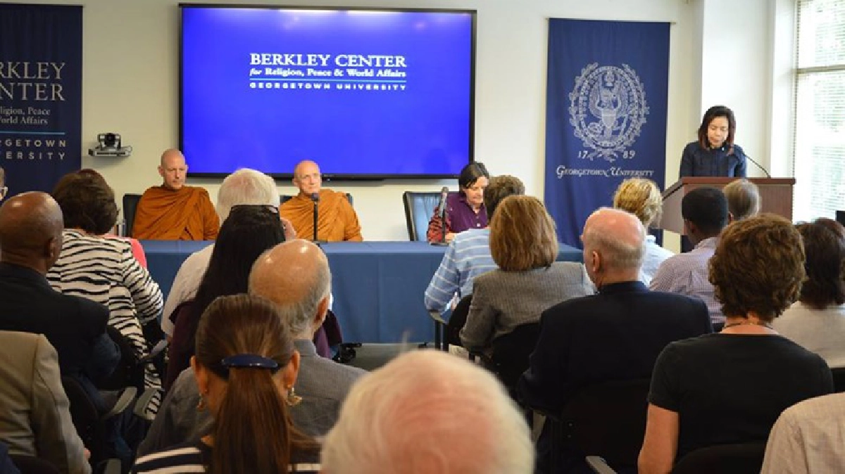 ทูตไทยในสหรัฐนิมนต์พระเทศน์พุทธศาสนากับการยุติขัดแย้ง ทูตไทยในสหรัฐนิมนต์พระเทศน์พุทธศาสนากับการยุติขัดแย้ง