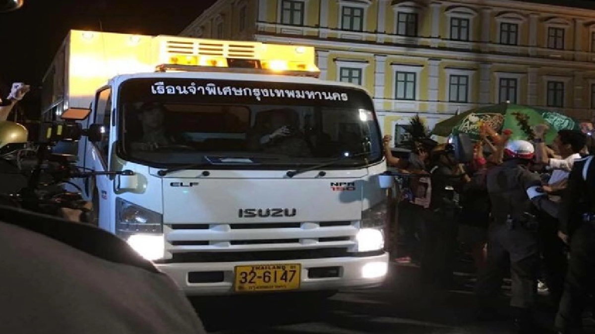 ศาลทหารสั่งปล่อยตัว 7 นิสิตม.เกษตร