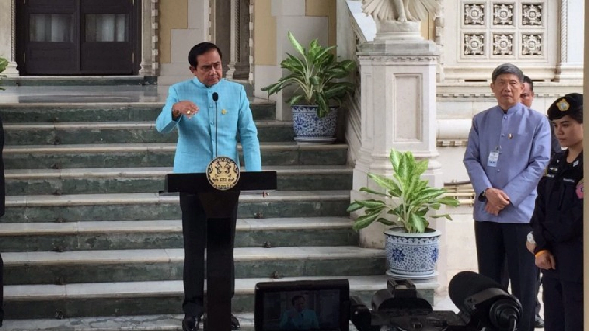 “นายกฯ”สวดมนต์ ให้นักบิน-ช่างเครื่อง ฮ.เขาชะเมา ยังมีชีวิต