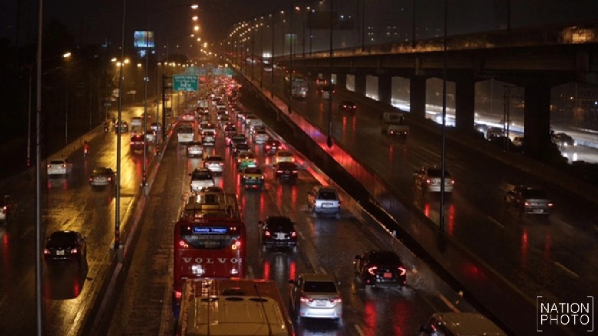 ฝนถล่มกรุง!‘บางซื่อ’หนักสุด ฝนถล่มกรุง!‘บางซื่อ’หนักสุด