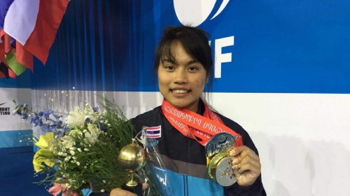 “นวพร” เบียดจีนซิวทองยกเหล็กโลก ฉลองวันเกิด “นวพร” เบียดจีนซิวทองยกเหล็กโลก ฉลองวันเกิด