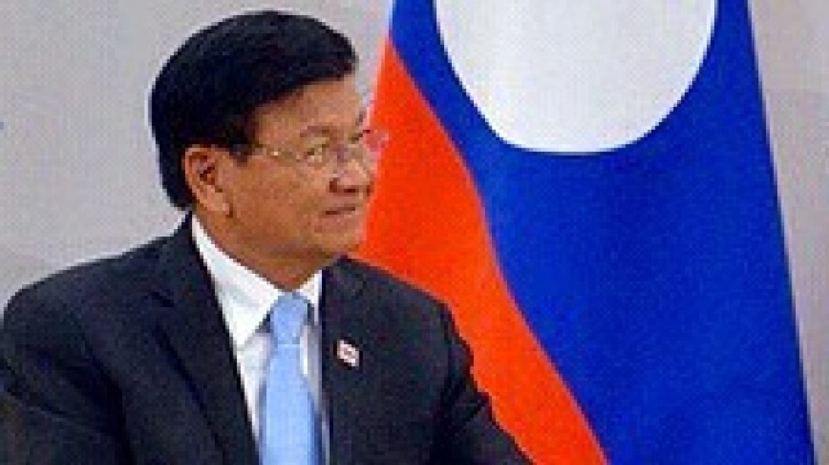 มทร.อีสาน มอบป.บริหารธุรกิจดุษฎีบัณฑิตกิตติมศักดิ์ นายกฯลาว