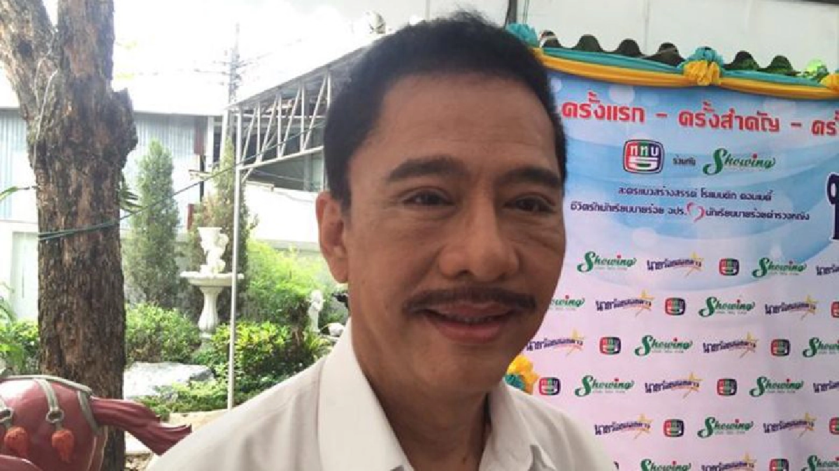 'สุรชัย'โผล่กองถ่ายโชว์หน้าล่าสุด 'สุรชัย'โผล่กองถ่ายโชว์หน้าล่าสุด