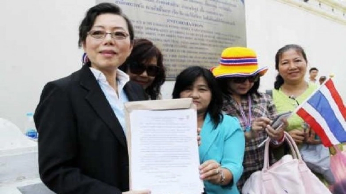 “ม็อบพลังงาน” ปักหลักร้อง “ประยุทธ์" ถอนร่างพ.ร.บ.ปิโตรเลียม