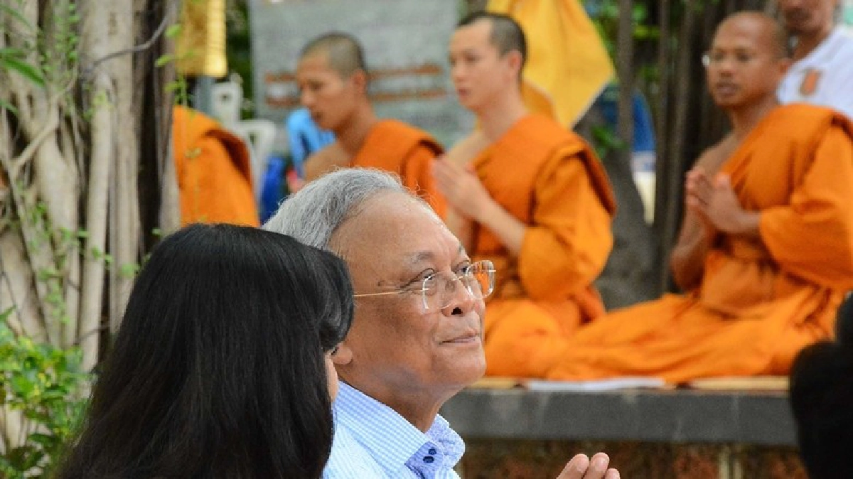 "เทพเทือก" เลี้ยงเพลพระครบรอบ 67 ปี 