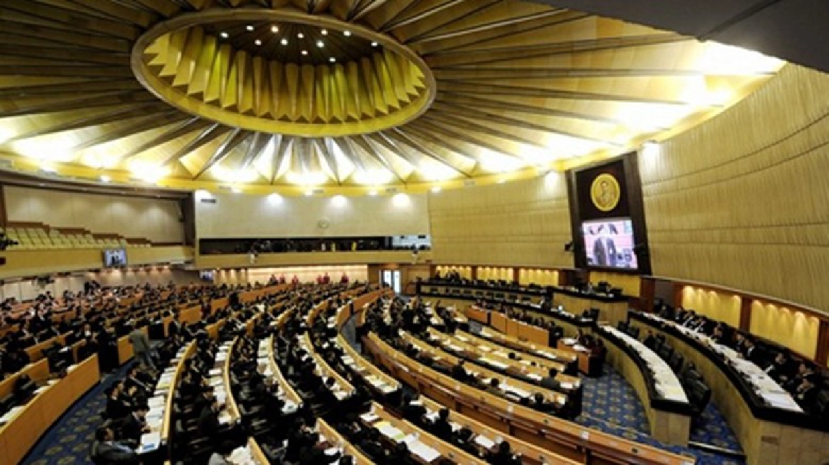 โพลอ้างคนไทยมองการเมืองหลังยึดอำนาจสถานการณ์ดีขึ้น