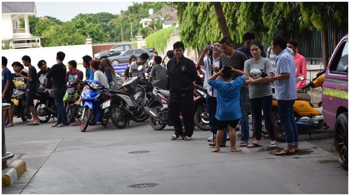 'แว้น'ซิ่งชน'ตร.'ดับ3เจ็บ2 'แว้น'ซิ่งชน'ตร.'ดับ3เจ็บ2