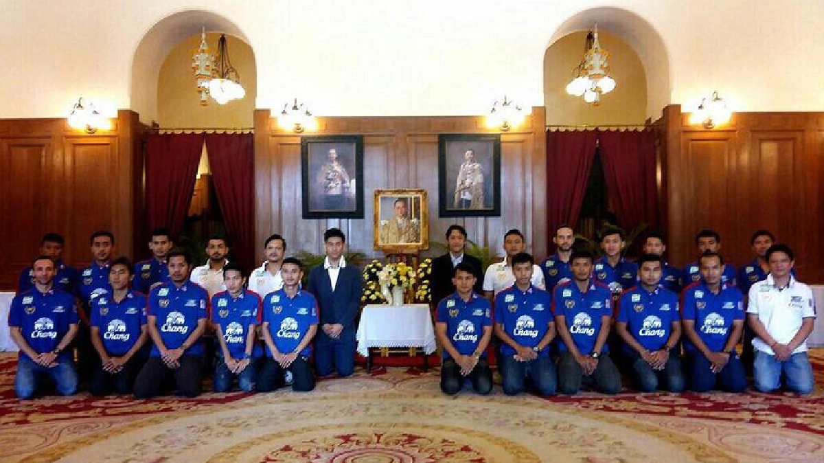 "บลูเวฟ"ยกทัพถวายพระพร ก่อนลุยโต๊ะเล็กเอเชีย