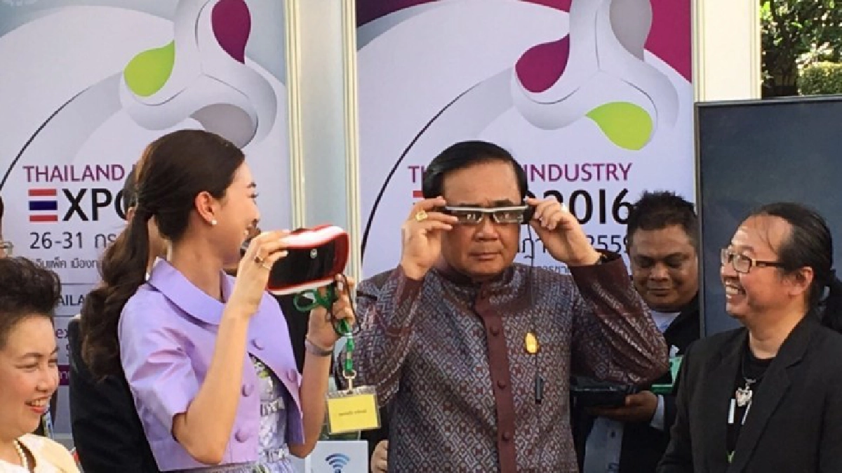 นายกฯ พบ "แพนเค้ก" บอก จำได้ ตอนน้ำท่วมไปด้วยกันบ่อย