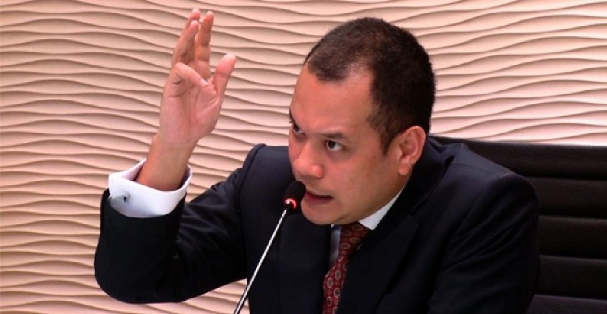 “ณัฐวุฒิ” ข้องใจ ส่ง "จม.บิดเบือนร่างรธน." ปึกใหญ่ในตู้เดียว