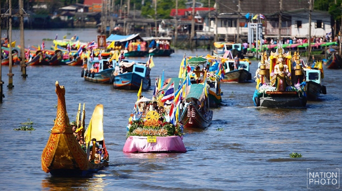ยิ่งใหญ่!แห่เทียนพรรษาทางน้ำคลองบางกอกน้อย 